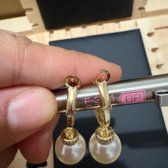 Fashion pearl dangling earrings - Picture 3 of 5